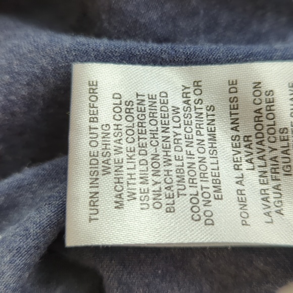 NFL Team Apparet New England Patriots Embellished V Neck Tee Shirt M Blue Red - Picture 5 of 16